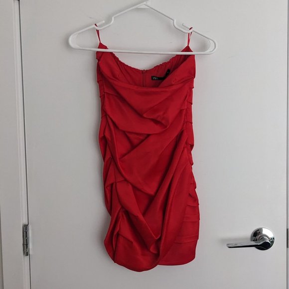 [NWT] Zara Mini Satin Strapless Red Dress - Size: S - Picture 4 of 6